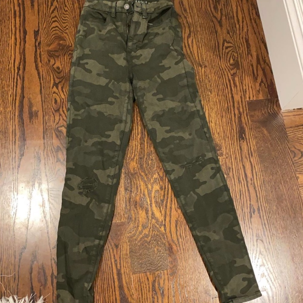American eagle camo jeans